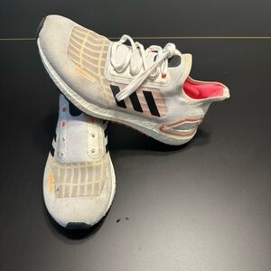 Adidas Ultraboosts Size 9